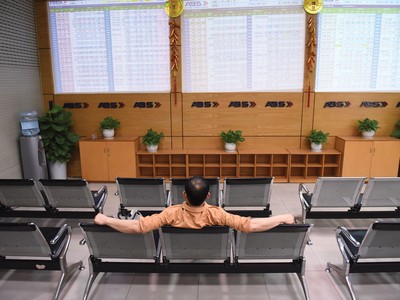 Lúc này, sự bình tĩnh là điều quan trọng nhất, bình tĩnh để lựa chọn phân bổ 99Kl.app cổng game giải trí phù hợp.