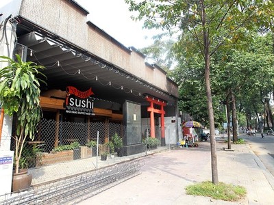 Nhiều nhà hàng, tiệm ăn ở Thành phố Hồ Chí Minh vẫn đóng cửa cài then dù đã kết thúc thời gian giãn cách Trang Chủ KL99Com Số 1 Link Đăng Ký KL999. (Ảnh: Thanh Vũ/TTXVN).