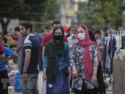 Iran đang đối mặt với làn sóng bùng phát dịch mới. (Ảnh: THX/TTXVN).