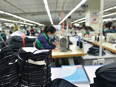 Khẩu trang không ngăn được “virus suy giảm” trong ngành dệt may