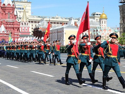 Duyệt binh trên Quảng trường Đỏ. (Ảnh: Kremlin.us).