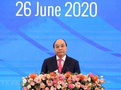 Thủ tướng Nguyễn Xuân Phúc, Chủ tịch ASEAN 2020 phát biểu khai mạc Hội nghị Cấp cao ASEAN lần thứ 36. (Ảnh: Thống Nhất/TTXVN).
