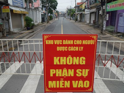 Đường Hồ Văn Đại (TP Biên Hòa, tỉnh Đồng Nai), bị cách ly từ 3/8 vì là nơi "bệnh nhân 595" sinh sống.