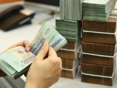 Từ 6/8/2020, tiền gửi dự trữ bắt buộc bằng VND của các tổ chức tín dụng tại NHNN là 0,5%/năm, giảm 0,5 điểm phần trăm so với trước đó.