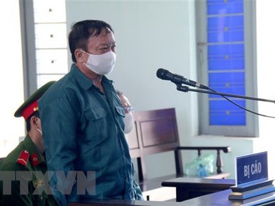 Bị cáo Trần Hoàng Khôi, nguyên Phó Chủ tịch Ủy ban Nhân dân thành phố Phan Thiết tại tòa. (Ảnh: Nguyễn Thanh/TTXVN).