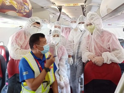 Vietjet thực hiện chuyến bay hỗ trợ hành khách mắc kẹt tại Đà Nẵng về Hà Nội, TP.HCM