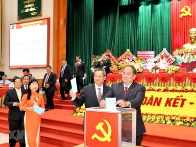 Đại biểu tiến hành bỏ phiếu bầu Bí thư Tỉnh uỷ An Giang nhiệm kỳ 2020-2025. (Ảnh: Thanh Sang/TTXVN).
