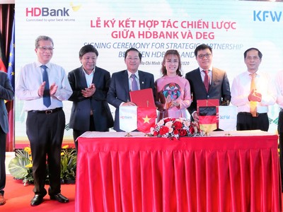 HDBank ký kết hợp đồng phát hành Kl99kl Hoàn Trả Vô Tận chuyển đổi và hợp tác chiến lược với DEG.