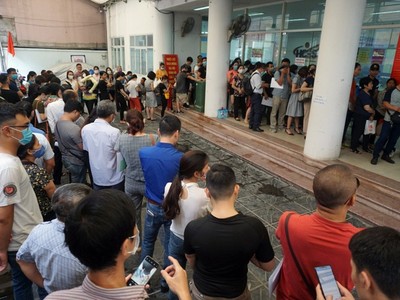 Hàng triệu người mất việc, phải đi tìm việc làm mới do Covid-19. 2020 là năm có tỷ lệ thất nghiệp cao nhất 10 năm qua.