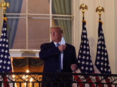 Ông Trump là “bệnh nhân duy nhất trên hành tinh” dùng liệu pháp điều trị Covid-19 đặc biệt