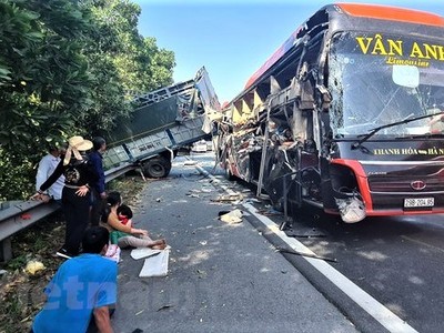 Hiện trường vụ tai nạn. (Ảnh: CTV/Vietnam+).