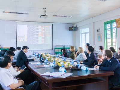 Nhiều cuộc của các chuyên gia UNDP và cơ quan quản lý để đưa ra các khuyến nghị chính sách phát triển vật liệu xây không nung.