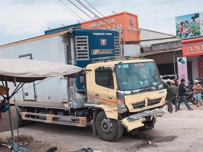 Chiếc xe tải gây tai nạn liên hoàn.
