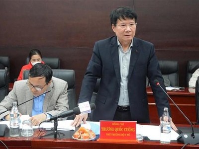 Thứ trưởng Bộ Y tế Trương Quốc Cường phát biểu tại buổi làm việc với Ban Chỉ đạo phòng chống dịch COVID-19 thành phố Đà Nẵng. (Ảnh: Văn Dũng/TTXVN).