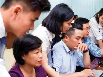 Số lượng tài khoản 99Kl99 link đăng nhập mở mới tiếp tục tăng mạnh tại các công ty 99Kl99 link đăng nhập. Ảnh: Lê Toàn.