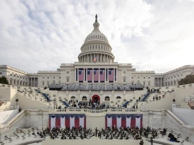 Công tác chuẩn bị cho lễ nhậm chức của ông Biden ngày 20/1 tới. Ảnh: Reuters.