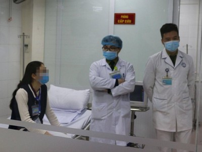 Một trong 3 tình nguyện viên đầu tiên tiêm thử nghiệm vaccine COVID-19 liều cao nhất. (Ảnh: Vũ Nga).