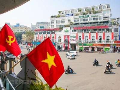 Chiều 19/1, công tác trang trí tuyên truyền, cổ động trực quan phục vụ Đại hội đại biểu toàn quốc lần thứ XIII của Đảng cơ bản đã hoàn thiện. (Ảnh: Minh Sơn/Vietnam+).