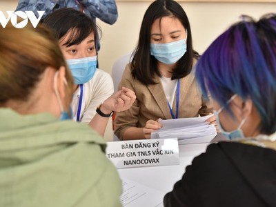 Các tình nguyện viên đăng ký tiêm thử nghiệm vaccine COVID-19 Việt Nam ngày 10/12.