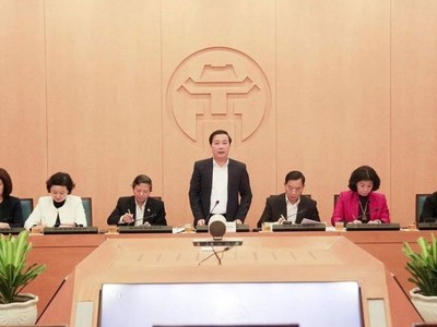Phó Chủ tịch UBND Thành phố Hà Nội Chử Xuân Dũng yêu cầu xử phạt nghiêm các đơn vị không thực hiện nghiêm các biện pháp phòng dịch tối thiểu.