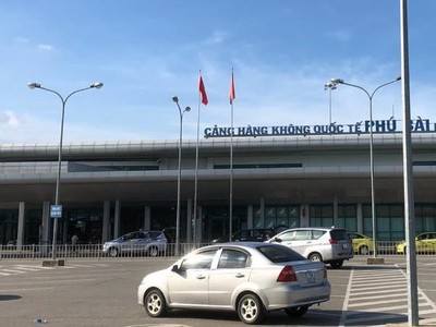 Cảng hàng không quốc tế Phú Bài.