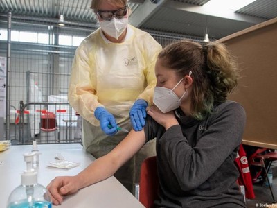 WHO kêu gọi EU không áp đặt biện pháp hạn chế xuất khẩu vaccine ngừa Covid-19. (Ảnh minh họa: DW).
