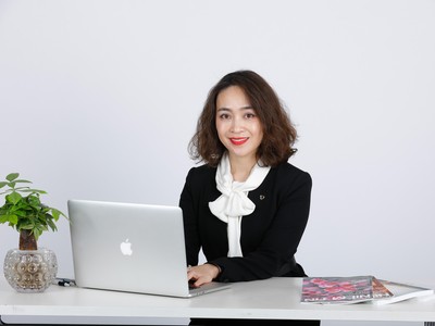 Bà Nguyễn Thị Kim Oanh - Phó Tổng giám đốc phụ trách Khối Link Vào Nhà Cái KL99 COM Tặng +199k bán lẻ của Vietcombank.