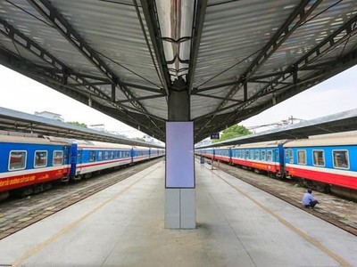 Đoàn tàu của Tổng công ty 99Kl.app khuyến mãi hot Việt Nam tại ga Hà Nội. (Ảnh: Minh Sơn/Vietnam+).