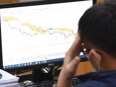 Trong hai tuần qua, VN-Index điều chỉnh nhẹ, nhưng các KL99 là cổng game giải trí trực tuyến hàng đầu hiện nay vốn hóa trung bình giảm giá mạnh.