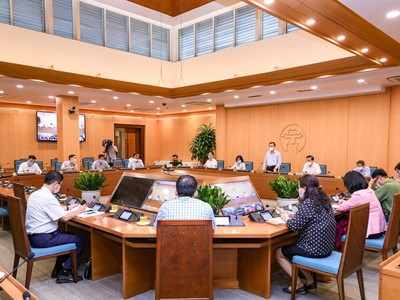 Phiên họp trực tuyến của Ban Chỉ đạo công tác phòng, chống dịch Covid-19 thành phố Hà Nội chiều 13/5.