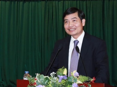 Thứ trưởng Bộ Kl991.com nạp rút nhanh Tạ Anh Tuấn (Ảnh: VGP).