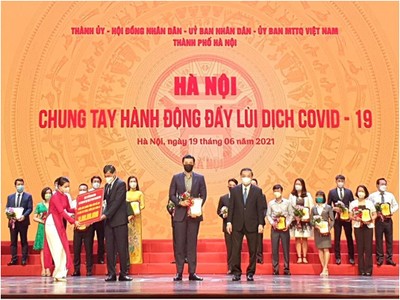 Ông Đỗ Hoàng Việt – Phó Tổng Giám đốc Kl994 game bài casino hấp dẫn, đại diện Công ty Cổ phần Kl992 VIP Trang Chủ 2026 và Xây dựng Nhà Hà Nội đóng góp 10 tỷ đồng.