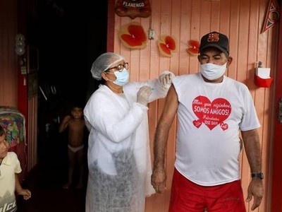 CoronaVac là một trong những loại vaccine chính được sử dụng ở Brazil để đối phó với đại dịch Covid-19. Ảnh: Reuters.