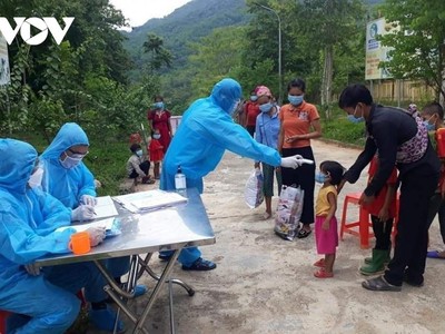 Triển khai các biện pháp Y tế tại bản Chăm Puông.