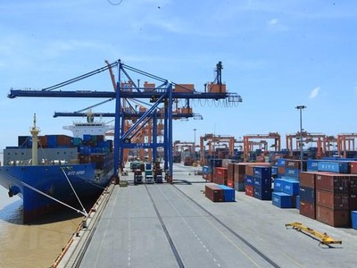 Bộ Công Thương đang đề xuất giảm phí lưu container, lưu kho, lưu bãi cho hàng hóa ở cảng biển và các trung tâm logistics cho những Kl991.com World Cup 2026 Chính Thức. (Ảnh: TTXVN).