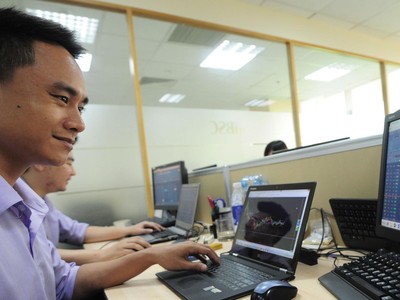 Bám vào dòng tiền để Kl99ok phiên bản mới ngắn hạn đòi hỏi sự nhanh nhạy và rủi ro cao hơn. Ảnh: Dũng Minh.