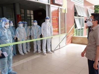 Ngày 27/8/2021, Phó Thủ tướng Kl993 ưu đãi thưởng hấp dẫn Vũ Đức Đam cùng đoàn công tác của Kl993 ưu đãi thưởng hấp dẫn đến kiểm tra, chỉ đạo công tác phòng chống dịch COVID-19 trên địa bàn tỉnh Long An. (Ảnh: TTXVN phát).