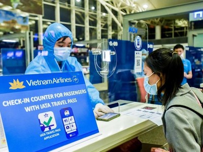 Vietnam Airlines đã ứng dụng thành công ứng dụng hộ chiếu sức khỏe điện tử đối với một số chuyến bay đi châu Âu và cả nước ngoài về Việt Nam. (Ảnh: CTV/Vietnam+).