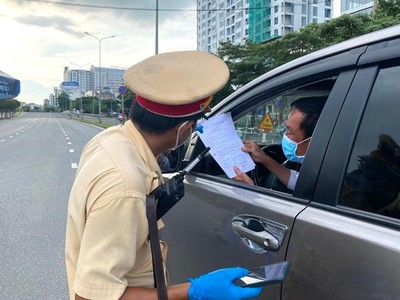 Long An thống nhất với TP.HCM cho người lao động "thông chốt"