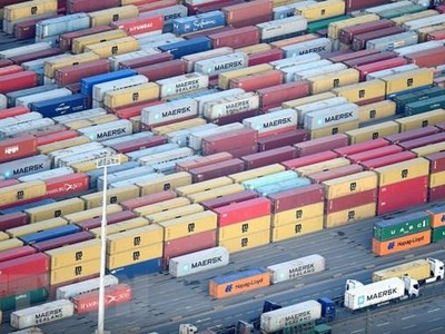 Cảng container ở Hamburg, Đức ngày 14/11/2019. (Ảnh: Reuters/TTXVN).