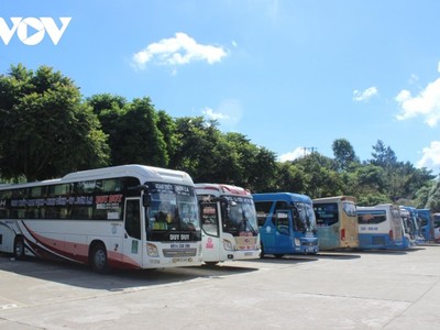 Thí điểm cho phép hoạt động trở lại một số tuyến vận tải hành khách cố định.