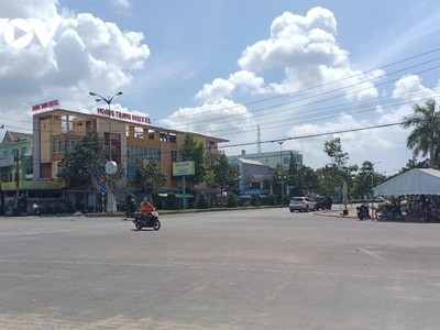 Vòng xoay Bắc Xuân An đã thông thoáng trở lại, các rào chắn được gỡ bỏ (Ảnh: Đoàn Sĩ).