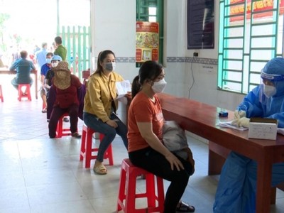 Tiêm vaccine cho người dân phường Long Bình, TP.Biên Hòa (Ảnh: CDC Đồng Nai).