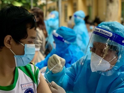 TP.HCM cần 1.560.000 liều vaccine COVID-19 để tiêm cho nhóm từ 12-17 tuổi trong năm 2022 (Ảnh Kim Dung)