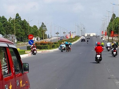 Hai bên đường Võ Văn Kiệt kết nối trung tâm TP. Cần Thơ với Cảng hàng không quốc tế Cần Thơ có tới 4 dự án khu đô thị mời gọi Kl99ok phiên bản mới.