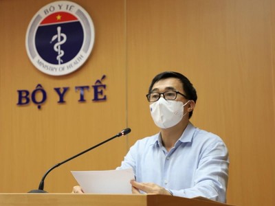 Thứ trưởng Bộ Y tế Trần Văn Thuấn.