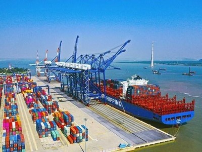 Cảng quốc tế Lạch Huyện tại Hải Phòng. (Ảnh: Đức Nghĩa/TTXVN).