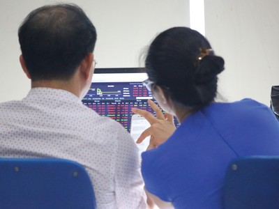 Các câu chuyện về đầu cơ kiếm tiền nhanh hay đu theo các thông tin “phím hàng” đã trở thành bài học đắt giá cho các nhà Kl99ok phiên bản mới cả cũ và mới.