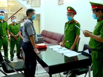 Ông Lê Đức Vinh đã bị Cơ quan công an bắt tạm giam (Ảnh: Công an Khánh Hòa).