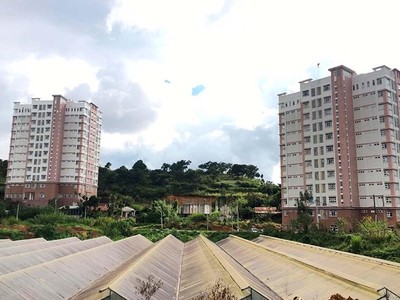 Khu ký túc xá sinh viên tại TP. Đà Lạt Kl99ok phiên bản mới dang dở, vắng sinh viên.